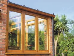 Ronseal Trade 10 Year Woodstain Satin Natural Oak 750ml -Famous Paint Store 588FG A2