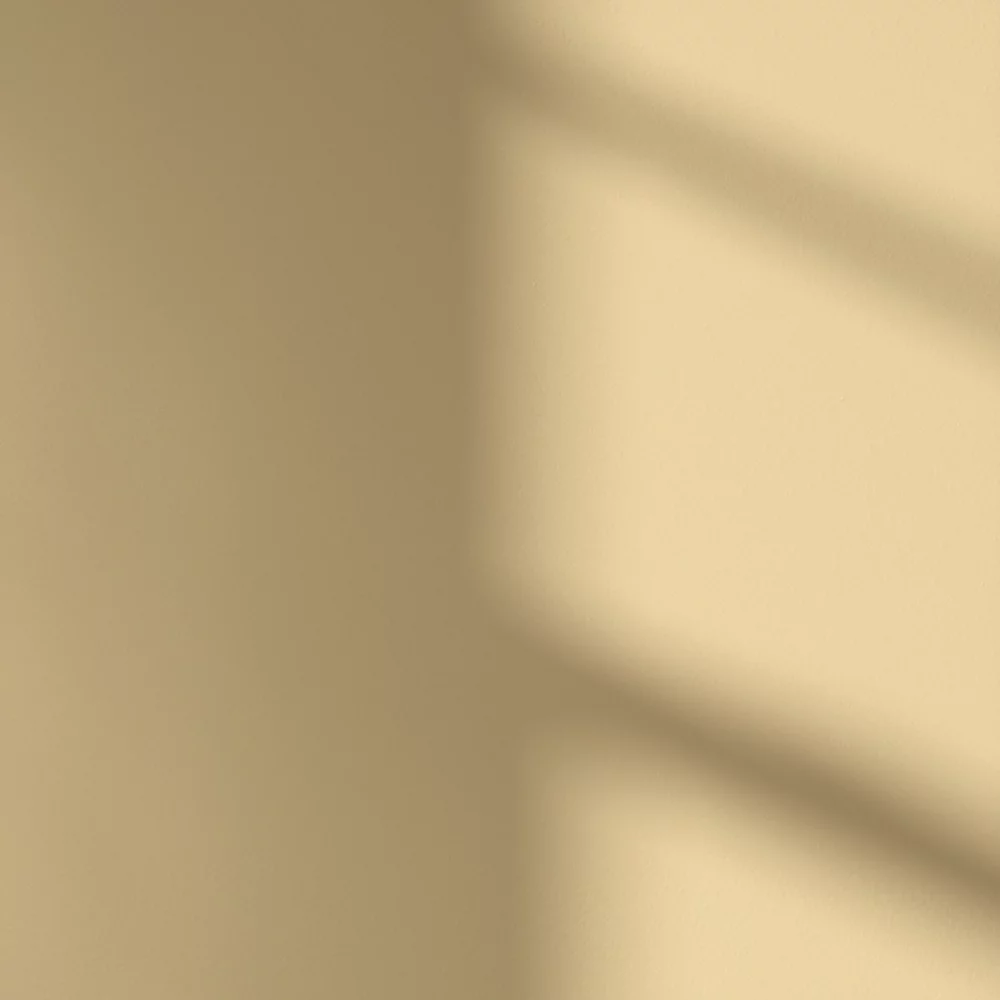 LickPro Eggshell Yellow 07 Emulsion Paint 2.5Ltr 6 LickPro Eggshell Yellow 07 Emulsion Paint 2.5Ltr - Image 4